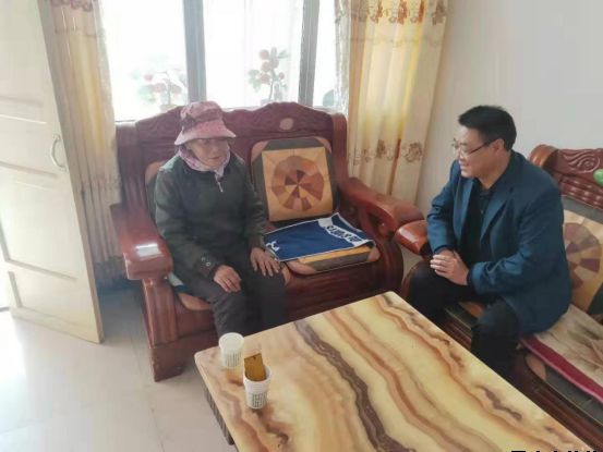 平?jīng)鲢垂鹃_展“踐行初心使命，助推脫貧攻堅(jiān)”主題黨日活動(dòng)(圖5)