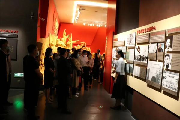 平?jīng)鲢垂军h委組織各支部開展“重溫歷史、砥礪前行”(圖2)