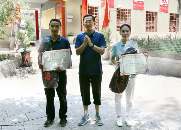 增強團(tuán)隊合力 展示泓源風(fēng)采 ——泓源公司開展登山比賽活動(圖7)