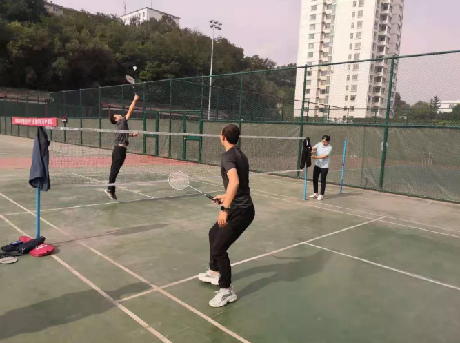 “羽”你過周末——泓源公司羽毛球興趣小組開展戶外訓(xùn)練活動(dòng)(圖1)